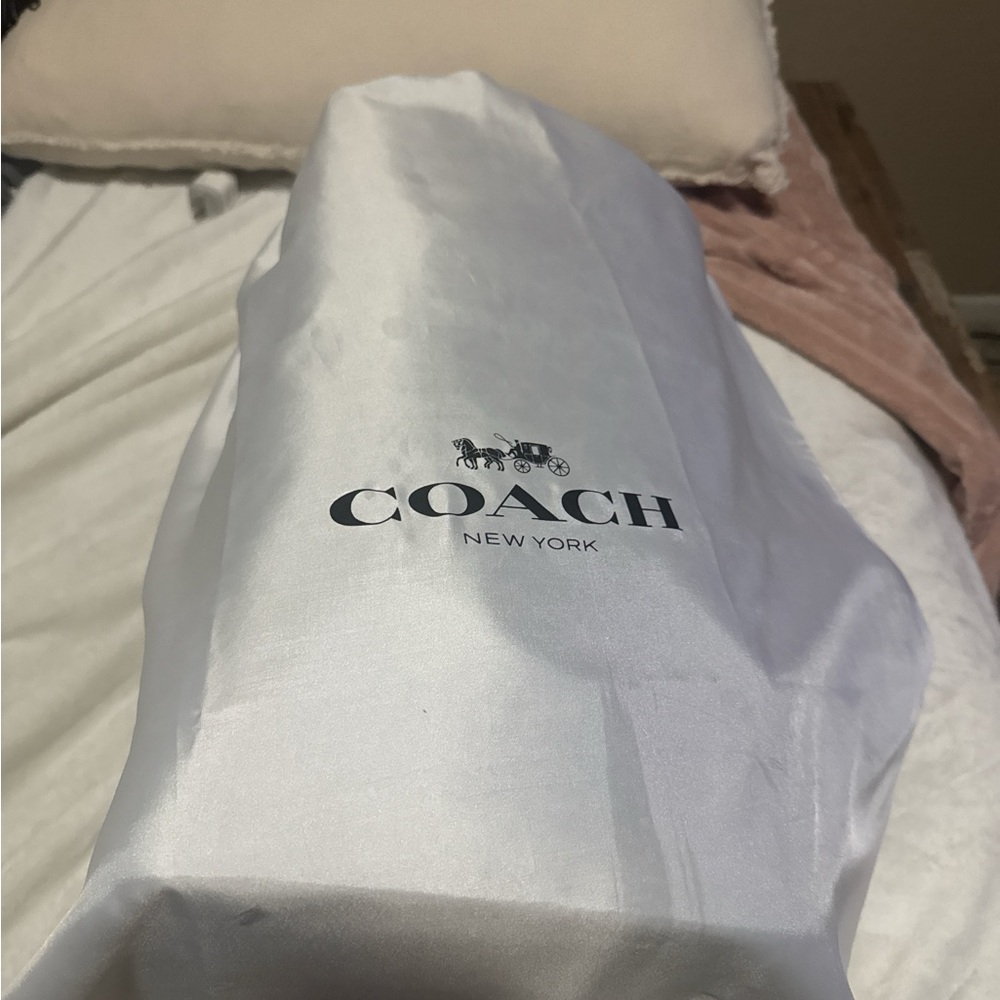 Gotham Duffel Bag in Signature Canvas